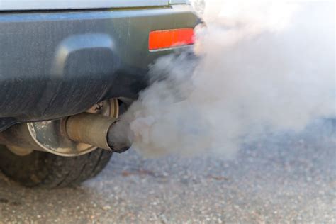 can a car exhaust leak cause carbon monoxide poisoning|Carbon monoxide poisoning